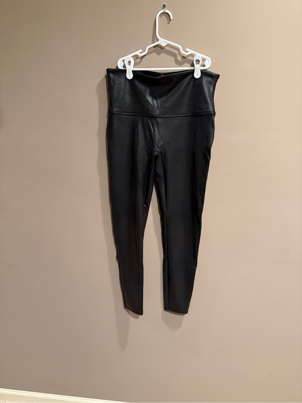 SPANX Black Faux Leather Leggings In Excellent Condition, Size XL